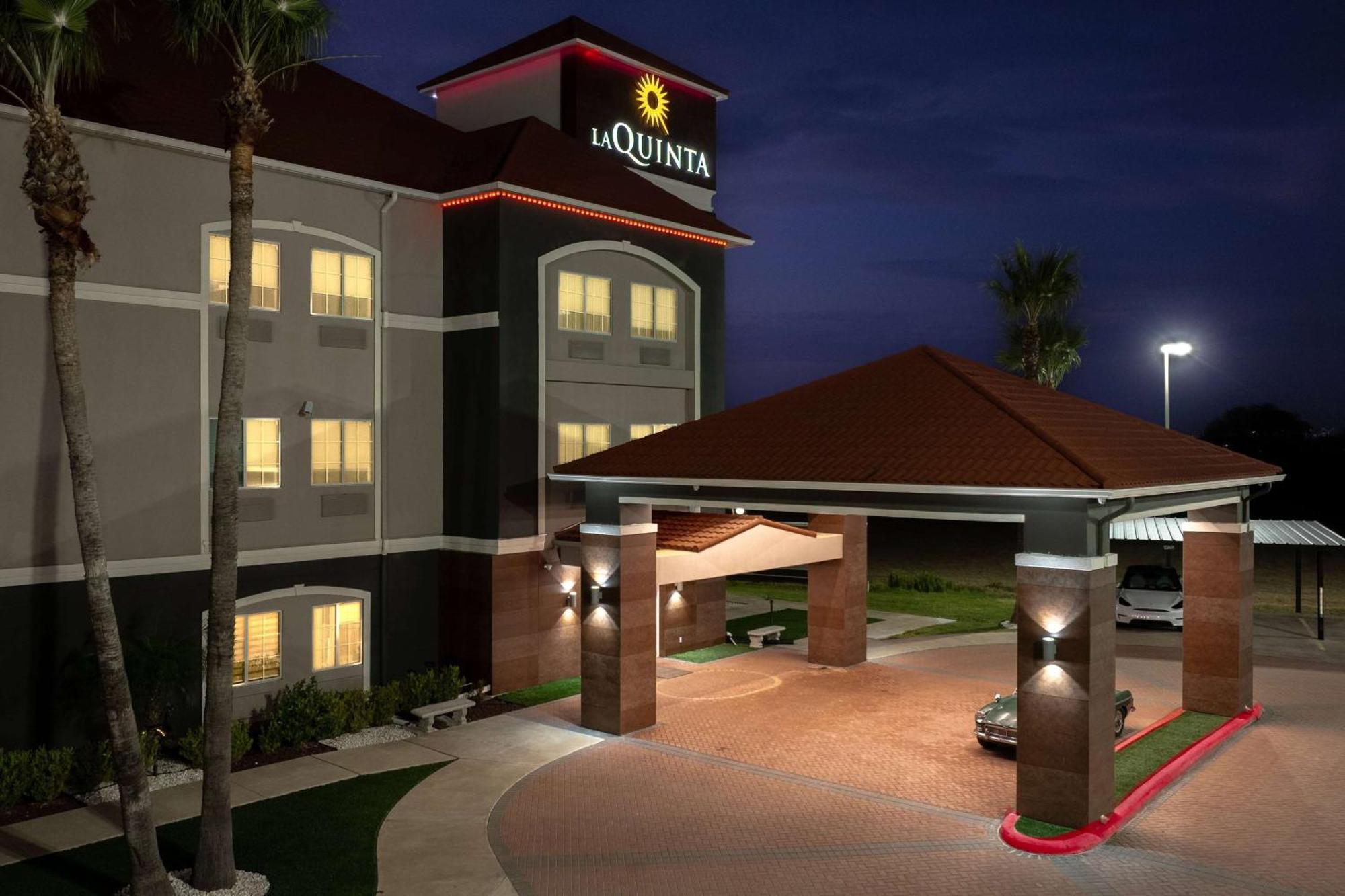 La Quinta Inn Suites By Wyndham Raymondville Harlingen Екстериор снимка