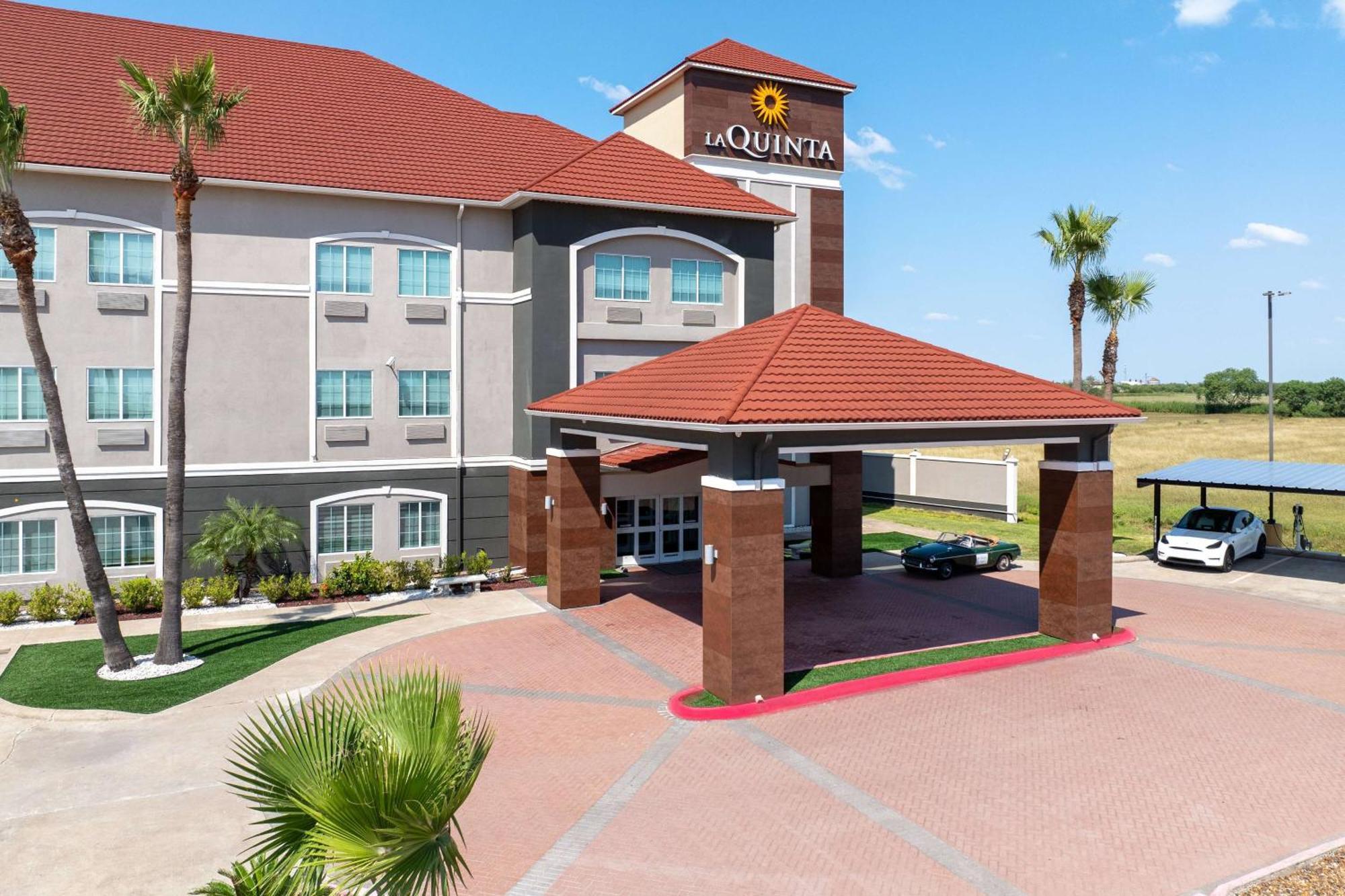 La Quinta Inn Suites By Wyndham Raymondville Harlingen Екстериор снимка